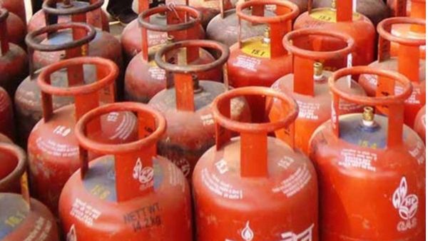 LPG ಗ್ಯಾಸ್ ಸಿಲಿಂಡರ್‌ ಗ್ರಾಹಕರೇ ಗಮನಿಸಿ: ಈ ದಿನಾಂಕದೊಳಗೆ ಇ-ಕೆವೈಸಿ ಮಾಡಿಸದಿದ್ರೆ ಸಬ್ಸಿಡಿ ಗೋವಿಂದಾ.. ಗೋವಿಂದ