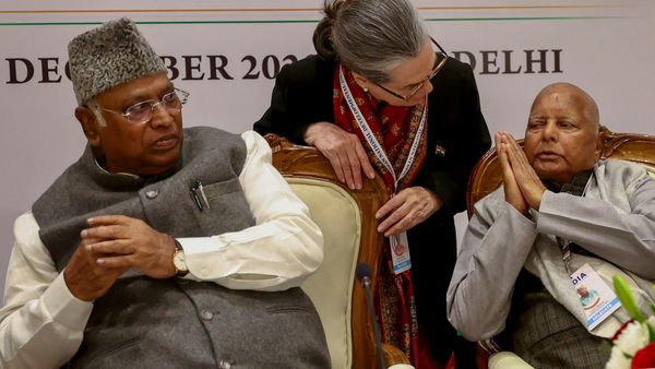 ಪ್ರಧಾನಿ ಅಭ್ಯರ್ಥಿಯಾಗಿ ಮಲ್ಲಿಕಾರ್ಜುನ ಖರ್ಗೆ ಹೆಸರು ಪ್ರಸ್ತಾಪ