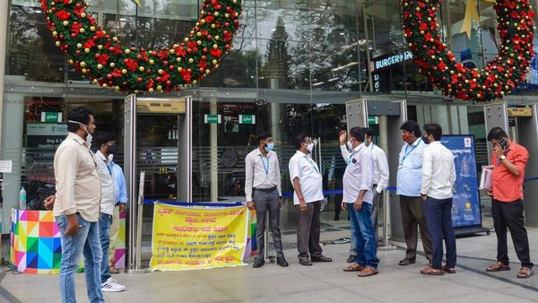 ಕೋಟಿ ಕೋಟಿ ತೆರಿಗೆ ಬಾಕಿಯಿಂದ ಮಂತ್ರಿ ಸ್ಕ್ವಾರ್‌ಗೆ ಬೀಗ: ವರ್ಷಾಂತ್ಯದ ವೀಕೆಂಡ್‌ನಲ್ಲಿ ಮಾಲ್‌ ಕಥೆಯೇನು?