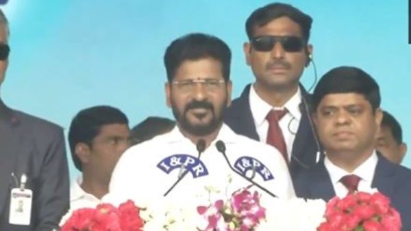 Revanth Reddy: ತೆಲಂಗಾಣದ 2ನೇ ಮುಖ್ಯಮಂತ್ರಿ ಆಗಿ ರೇವಂತ್ ರೆಡ್ಡಿ ಪ್ರಮಾಣ ವಚನ, ಡಿಸಿಎಂ ಯಾರು?
