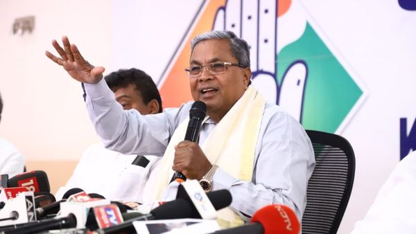 ನಾಲ್ಕು ವರ್ಷ ಅಧಿಕಾರದಲ್ಲಿದ್ದು ಬಿಜೆಪಿ ಗುಂಡಿ ಮುಚ್ಚಲಾಗಲಿಲ್ಲ: ಸಿಎಂ ಸಿದ್ದರಾಮಯ್ಯ ಕಿಡಿ