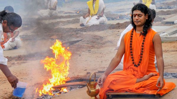 ಸ್ವಾಮಿ ನಿತ್ಯಾನಂದನ ದಯೆಯಿಂದ ಕೆಲಸ ಕಳೆದುಕೊಂಡ ಸರ್ಕಾರಿ ಅಧಿಕಾರಿ!