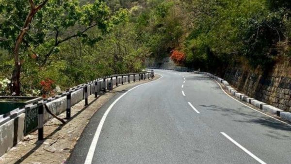 Tirupati Tirumala: ತಿರುಮಲಕ್ಕೆ ಹೋಗುವ ಭಕ್ತರಿಗೆ ಬಿಗ್ ಅಲರ್ಟ್... ಘಾಟ್ ರಸ್ತೆಗಳಲ್ಲಿ ನಿರ್ಬಂಧ!