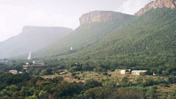 Cyclone Michaung: ಮಿಚುವಾಂಗ್ ಚಂಡಮಾರುತ- ಮಳೆಯ ನಡುವೆ ತಿರುಮಲ ಬೆಟ್ಟದಲ್ಲಿ ಆವರಿಸಿದ ಕತ್ತಲು