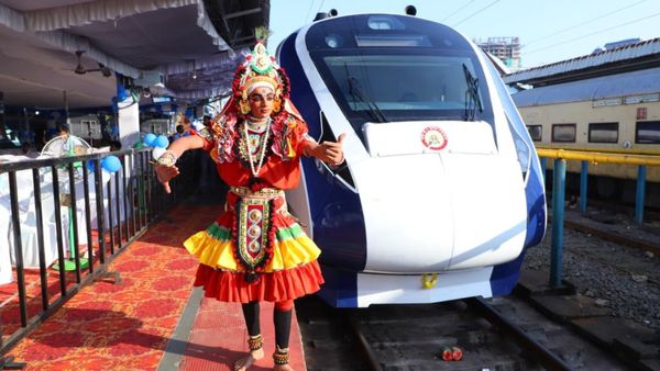 ಮಂಗಳೂರು-ಮಡಗಾಂವ್ ವಂದೇ ಭಾರತ್ ರೈಲಿಗೆ ಚಾಲನೆ: ಮೊದಲ ಪ್ರಯಾಣದಲ್ಲಿ ಬಿಜೆಪಿ ಮುಖಂಡರು