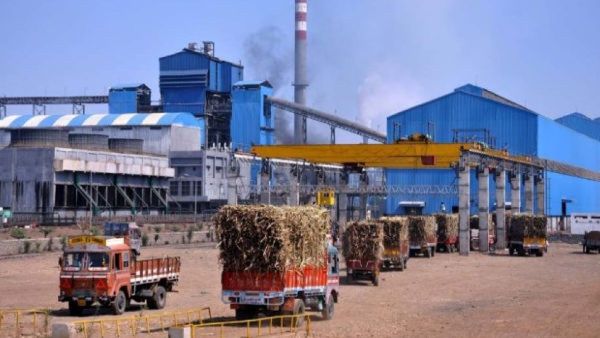 ಪ್ರತಿಷ್ಠಿತರ ಸಕ್ಕರೆ ಕಾರ್ಖಾನೆ ವಶಕ್ಕೆ ಪಡೆದು ಸರ್ಕಾರ ಅನುಕೂಲ ಮಾಡಿಕೊಡಲು ಆಗ್ರಹ