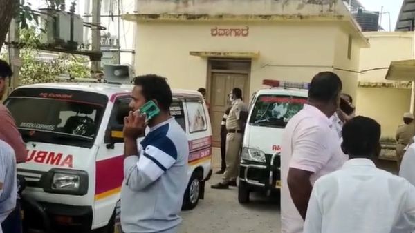 ಚಿಕ್ಕಮಗಳೂರು; ಈ ಆಸ್ಪತ್ರೆಯಲ್ಲಿ ವೈದ್ಯರಿಲ್ಲ ಶವಗಳು ಕಾಯಬೇಕು!