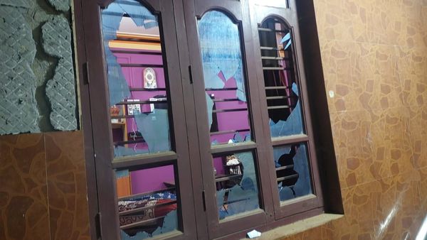 ಬೆಳಗಾವಿ: ಪ್ರೀತಿ ವಿಚಾರಕ್ಕೆ ಲಾಂಗ್‌, ತಲ್ವಾರ್‌ ಹಿಡಿದು ಮನೆಗಳನ್ನು ಧ್ವಂಸಗೊಳಿಸಿದ 30 ಪುಡಾರಿಗಳು, ಮುಂದಾಗಿದ್ದೇನು?