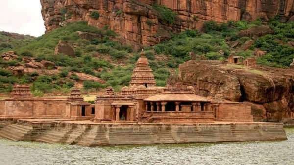 Bengaluru To Badami: ಬೆಂಗಳೂರಿನಿಂದ-ಬಾದಾಮಿ ಪ್ರವಾಸದ ವೇಳೆ ನೀವು ಏನೆಲ್ಲಾ ನೋಡಬಹುದು ಗೊತ್ತಾ?