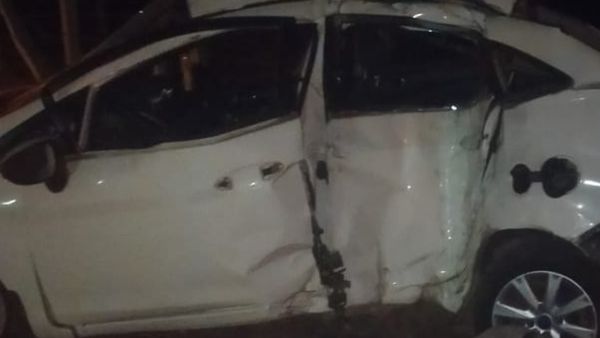 ಚಿತ್ರದುರ್ಗ: ಮರಕ್ಕೆ ಕಾರು ಡಿಕ್ಕಿಯಾಗಿ ಇಬ್ಬರು ಸ್ಥಳದಲ್ಲೇ ಸಾವು