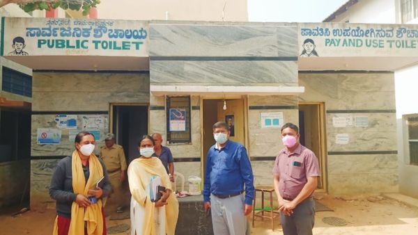 ಚಾಮರಾಜನಗರ: ಸಾರ್ವಜನಿಕ ಶೌಚಾಲಯಗಳಿಗೆ ಹಿರಿಯ ಸಿವಿಲ್ ನ್ಯಾಯಾಧೀಶರ ದಿಢೀರ್ ಭೇಟಿ-ಯಾಕೆ ಗೊತ್ತಾ?