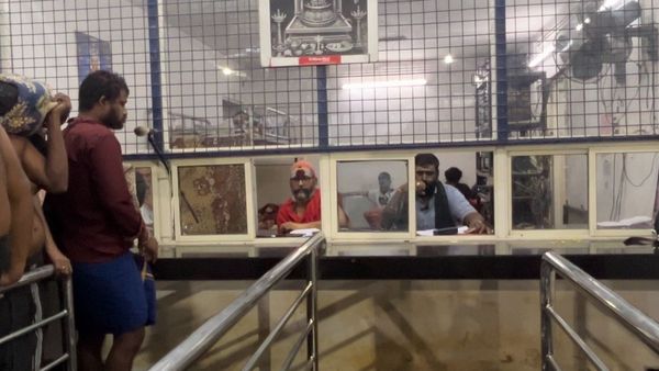 ಬದುಕನ್ನೇ ಬದಲಾಯಿಸಿದ ಶಬರಿಮಲೆ ಪ್ರಸಾದ: ಚಿಕ್ಕಮಗಳೂರಿನ ವ್ಯಕ್ತಿಯಿಂದ ಅಪರೂಪದ ಅಯ್ಯಪ್ಪನ ಸೇವೆ