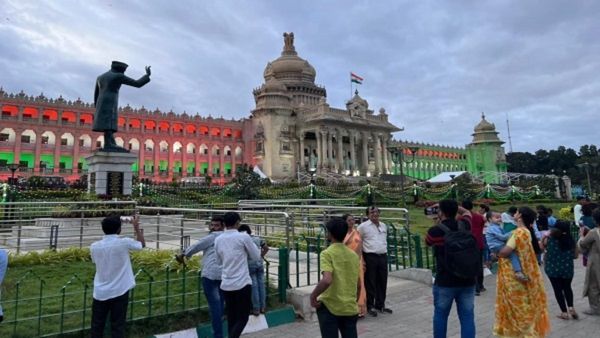 ಪೋಷಕರೇ ಹೆಚ್ಚಿನ ಫೀಸ್ ಕಟ್ಟಲು ಸಿದ್ದರಾಗಿ: ಪದವಿ ಕೋರ್ಸ್​ಗಳ ಶುಲ್ಕ ಶೇ10ರಷ್ಟು ಏರಿಕೆ!