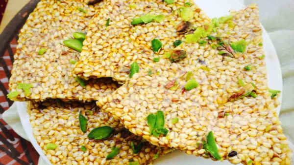 Ellu Mithai Recipe: ಮಕ್ಕಳು ಇಷ್ಟಪಟ್ಟು ತಿನ್ನುವ ಸಖತ್ ಟೇಸ್ಟಿ ಎಳ್ಳು ಮಿಠಾಯಿ...