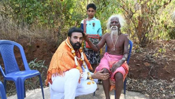 ಲೋಕಸಭಾ ಚುನಾವಣೆಗೆ ಶ್ರೀರಾಮುಲು ತಯಾರಿ: ನಾಗು ಸಾಧುವಿನ ಆಶೀರ್ವಾದ ಪಡೆದ ಮಾಜಿ ಸಚಿವ..