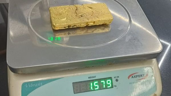 Mangaluru airport: ಮಂಗಳೂರು ವಿಮಾನ ನಿಲ್ದಾಣದಲ್ಲಿ ₹98.68 ಲಕ್ಷ ಮೌಲ್ಯದ ಅಕ್ರಮ ಚಿನ್ನ ವಶ