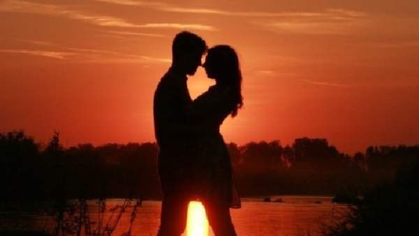 ನಿಮ್ಮ ಪ್ರೇಮ ಸಂಗಾತಿಯನ್ನು ತಬ್ಬಿಕೊಳ್ಳುವುದರಿಂದ ನಿಮಗಾಗುವ ಲಾಭಗಳೇನು?