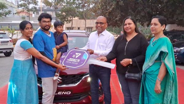 ಹೊಸ ವರ್ಷಕ್ಕೆ ತನ್ನ ಎಲ್ಲಾ ಉದ್ಯೋಗಿಗಳಿಗೆ ಕಾರು, ಕಂಪೆನಿ ಷೇರು ಉಡುಗೊರೆ ನೀಡಿದ ಐಟಿ ಕಂಪೆನಿ