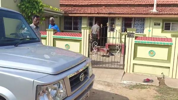 ವರ್ಗಾವಣೆಗೊಂಡಿದ್ದ ಇಂಜಿನಿಯರ್ ಮನೆ ಮೇಲೆ ಲೋಕಾಯುಕ್ತ ದಾಳಿ: ಏಕಕಾಲಕ್ಕೆ ಮೂರು ಕಡೆ ರೇಡ್‌