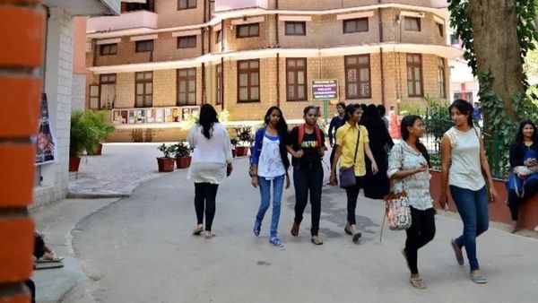 Mount Carmel College: ಬೆಂಗಳೂರಿನ ಈ ಮಹಿಳಾ ಕಾಲೇಜಿನಲ್ಲಿ ಇನ್ನು ಹುಡುಗರಿಗೂ ಓದಲು ಅವಕಾಶ