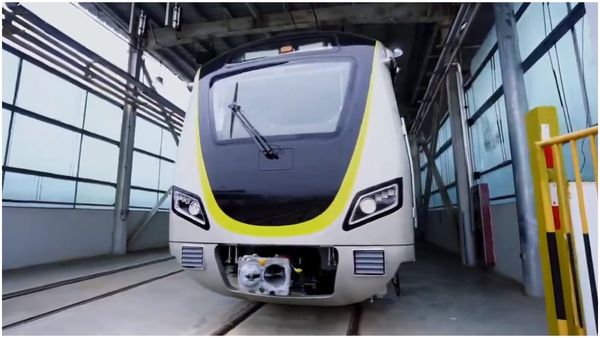 Namma Metro: ಹೇಗಿದೆ ಗೊತ್ತಾ ನಮ್ಮ ಮೆಟ್ರೋದ ಮೊದಲ ಚಾಲಕ ರಹಿತ ರೈಲು: ವಿಡಿಯೋ ನೋಡಿ