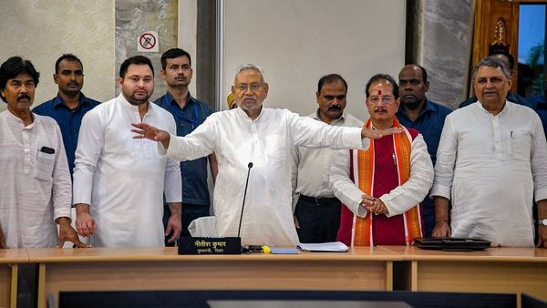 NDA Or INDIA: ನಿತೀಶ್ ಕುಮಾರ್ ನಡೆ ಯಾವಕಡೆ? ಗುಟ್ಟು ಬಿಟ್ಟುಕೊಡದ ಬಿಹಾರ ಸಿಎಂ, ಅಖಾಡಕ್ಕಿಳಿದ ಅಮಿತ್ ಶಾ