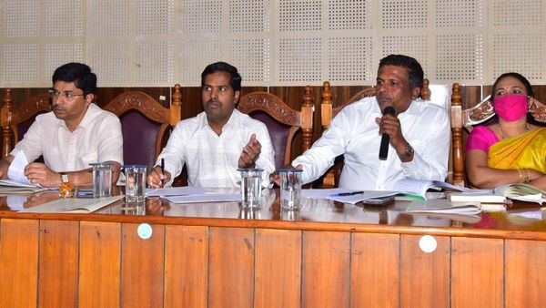 ವಿರೋಧ ಪಕ್ಷದ ನಾಯಕರಂತಿರುವ ಗುತ್ತಿಗೆದಾರರ ವಿರುದ್ಧ ಶಕ್ತಿ ಪ್ರದರ್ಶನ ಅಗತ್ಯ: ಶಾಸಕ ರವಿಕುಮಾರ್