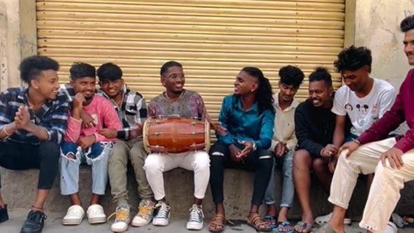 ಯಜಮಾನ ಸಿನೆಮಾದ ಹಾಡಿಗೆ ಈಗ ವಿಚಿತ್ರ ಅರ್ಥ ಕಲ್ಪಿಸಿ ಹಾಡಿದ ತಮಿಳು ಹುಡುಗರು: ವಿಡಿಯೊ ಫುಲ್ ವೈರಲ್