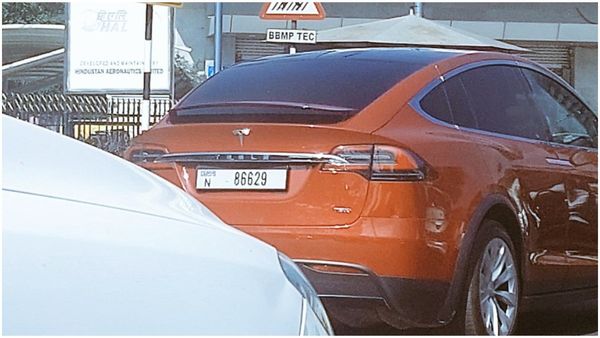 Tesla Car: ಬೆಂಗಳೂರು ರಸ್ತೆಯಲ್ಲಿ ಕಾಣಿಸಿಕೊಂಡ ಟೆಸ್ಲಾ ಕಾರು: ಫೋಟೊ ವೈರಲ್
