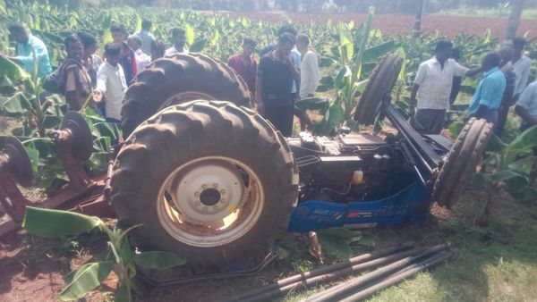 ಗುಂಡ್ಲುಪೇಟೆ: ಉಳುಮೆ ಮಾಡುವಾಗ ಟ್ರ್ಯಾಕ್ಟರ್ ಪಲ್ಟಿಯಾಗಿ ಚಾಲಕ ಸಾವು