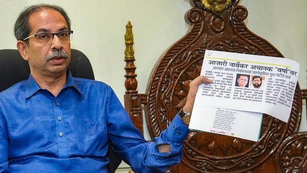 ಅದು ನಿಜವಾದ ಶಿವಸೇನೆಯಾಗಿದ್ದ ನಮ್ಮನ್ನೇಕೆ ಅನರ್ಹಗೊಳಿಸುವುದಿಲ್ಲ ಎಂದ ಉದ್ಧವ್ ಠಾಕ್ರೆ