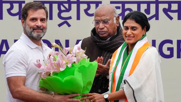 ಆಂಧ್ರ ಪ್ರದೇಶ ಕಾಂಗ್ರೆಸ್‌ ಮುಖ್ಯಸ್ಥೆಯಾಗಿ ಜಗನ್‌ ಸಹೋದರಿ ನೇಮಕ!