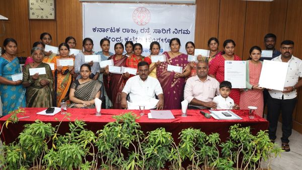 KSRTC: ಮೃತ ನೌಕರರ ಕುಟುಂಬಗಳಿಗೆ ₹1 ಕೋಟಿ ಪರಿಹಾರ ವಿತರಣೆ