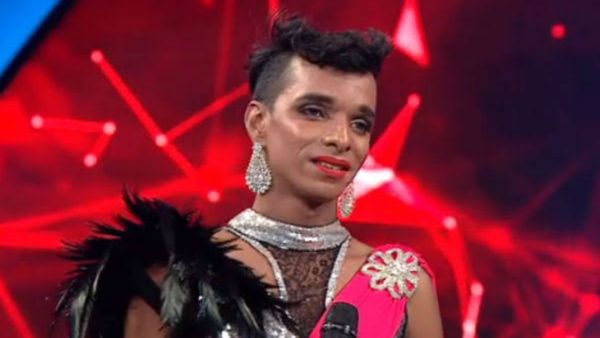 ತನ್ನ ಬಟ್ಟೆಗಳನ್ನು ತಾನೇ ಹರಿದುಕೊಂಡು ಪೊಲೀಸ್‌ ಠಾಣೆಗೆ ಬಂದ ಮಾಜಿ ಬಿಗ್‌ ಬಾಸ್‌ ಸ್ಪರ್ಧಿ: ಮುಂದೇನಾಯ್ತು..?