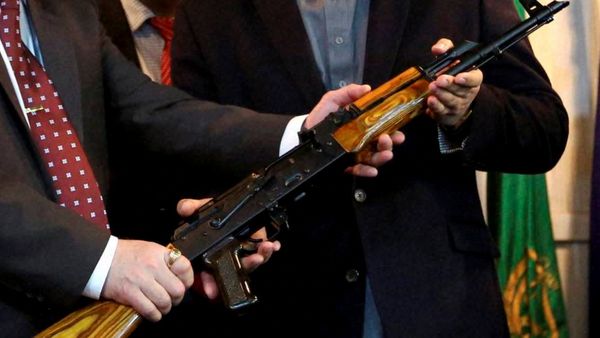 ತಂದೆ, ಅಣ್ಣ & ತಮ್ಮ ಸೇರಿ ತನ್ನದೇ ಕುಟುಂಬದ 12 ಜನರನ್ನು ಗುಂಡಿಟ್ಟು ಕೊಲೆ ಮಾಡಿದ ಯುವಕ!