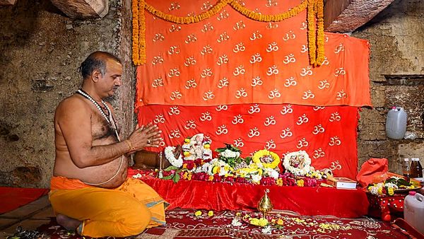 Gyanvapi: 31 ವರ್ಷಗಳ ಬಳಿಕ ಜ್ಞಾನವಾಪಿ ಮಸೀದಿಯಲ್ಲಿ ಹಿಂದೂ ದೇವರಿಗೆ ಪೂಜೆ