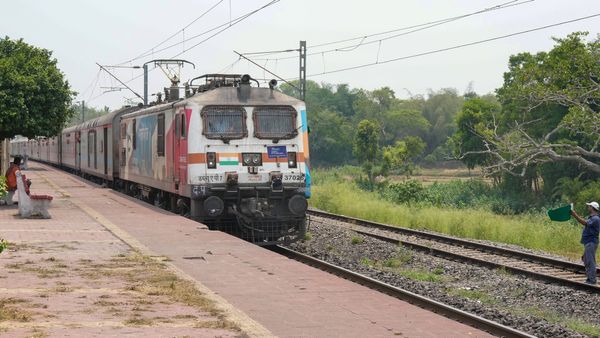 Pune-Belagavi Jan Shatabdi: ಬೆಳಗಾವಿ-ಪುಣೆ ರೈಲ್ವೆ ಕಾರ್ಯಾಚರಣೆ ಯಾವಾಗ? ಅಪ್ಡೇಟ್ ಮಾಹಿತಿ