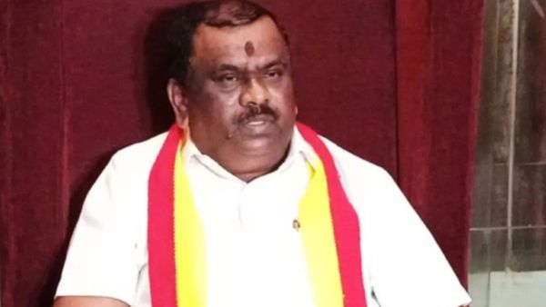 ಕನ್ನಡ ನಾಮಫಲಕ: ಬೆಂಗಳೂರು ಮಾದರಿಯಲ್ಲಿ ಕರ್ನಾಟಕದಾದ್ಯಂತ ಪ್ರತಿಭಟನೆ ಎಚ್ಚರಿಕೆ ನೀಡಿದ ಕರವೇ