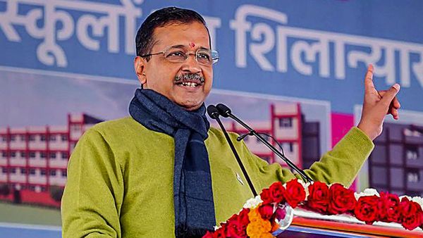 ಪಕ್ಷ ಸೇರಿ ಇಲ್ಲ ಕೇಸ್ ಹಾಕುಸ್ಕೊಳಿ: ದೆಹಲಿ ಸಿಎಂ ಅರವಿಂದ್ ಕೇಜ್ರಿವಾಲ್ ಮುಂದೆ ಆಪ್ಷನ್ ಇಡ್ತಾ ಬಿಜೆಪಿ!?