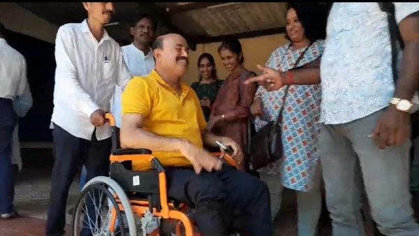 ಮಾಜಿ ಶಾಸಕರನ್ನು ಕಾಡಿದ ಬೀದಿ ನಾಯಿ ಕಾಟ: 25 ದಿನಗಳಿಂದ ವ್ಹೀಲ್ ಚೇರ್‌ನಲ್ಲೇ ಓಡಾಟ