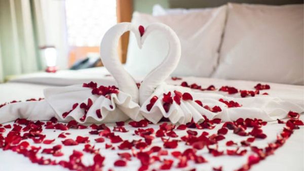 First Night Rose: ಮೊದಲ ರಾತ್ರಿಯ ಕೋಣೆಯನ್ನು ಗುಲಾಬಿ ಹೂವುಗಳಿಂದ ಅಲಂಕರಿಸುವುದೇಕೆ?