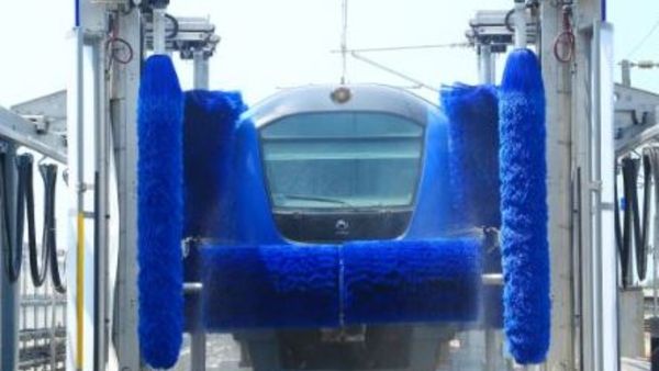 Train Coach Washing: ರೈಲನ್ನು ಎಷ್ಟು ನಿಮಿಷಗಳಲ್ಲಿ ಕ್ಲೀನ್ ಮಾಡಲಾಗುತ್ತದೆ? ನಿಮಗೆ ಗೊತ್ತೆ?: ವಿಡಿಯೋ ನೋಡಿ