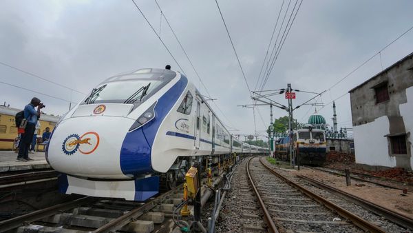  Mysuru-Chennai Vande Bharat: ಈ ಮಾರ್ಗದಲ್ಲಿ ವಾರದ ಪ್ರತಿ ದಿನವೂ ರೈಲು ಸಂಚಾರ, ಸಮಯ, ದಿನಾಂಕಗಳ ಮಾಹಿತಿ ವಿವರ   