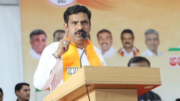 ರಾಹುಲ್‌ ಗಾಂಧಿ ಸಲಹೆ ಆಧರಿಸಿ 15 ಲಕ್ಷ ರೂ. ಪರಿಹಾರ ನೀಡಿದ್ದು ಎಷ್ಟು ಸರಿ: ವಿಜಯೇಂದ್ರ ವಾಗ್ದಾಳಿ