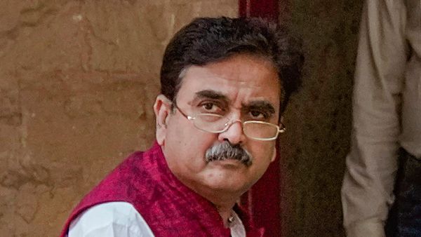 ಹೈಕೋರ್ಟ್‌ ಜಡ್ಜ್ ರಾಜೀನಾಮೆ, ಬಿಜೆಪಿ ಸೇರುವ ಘೋಷಣೆ!