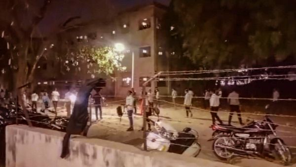 ಗುಜರಾತ್ ವಿವಿಯಲ್ಲಿ ನಮಾಜ್‌ ಮಾಡುತ್ತಿದ್ದ ವಿದೇಶಿ ವಿದ್ಯಾರ್ಥಿಗಳ ಮೇಲೆ ಹಲ್ಲೆ: ಇಬ್ಬರ ಬಂಧನ