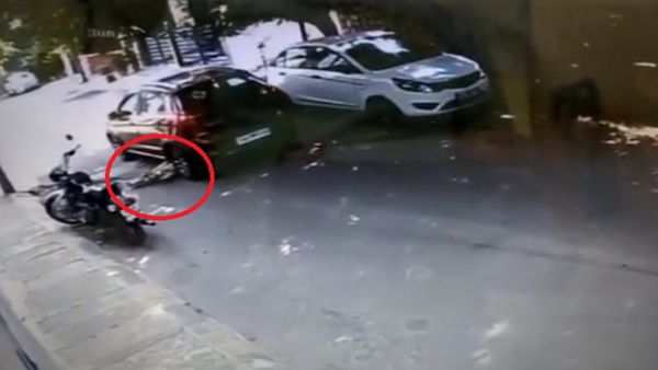 Bengaluru: ಮಲಗಿದ್ದ ಕರುವಿನ ಮೇಲೆ ಕಾರು ಹತ್ತಿಸಿ ಚಾಲಕನ ಕ್ರೌರ್ಯ, ದೃಶ್ಯ ಸೆರೆ