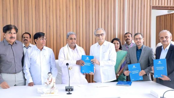 7th Pay Commission : ಸರ್ಕಾರಿ ನೌಕರರಿಗೆ ಬಂಪರ್‌; ಏಳನೇ ವೇತನ ಆಯೋಗದ ವರದಿಯಲ್ಲಿರುವ ಪ್ರಮುಖ ಅಂಶಗಳು ಇಲ್ಲಿದೆ