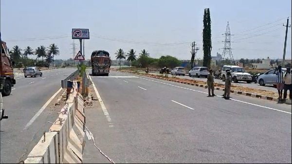 ಗ್ರಾಮ ಸಂಪರ್ಕ ರಸ್ತೆ ಕಲ್ಪಿಸಲು ಒತ್ತಾಯ: ದೊಡ್ಡಬಳ್ಳಾಪುರದಲ್ಲಿ ಲೋಕಸಭಾ ಚುನಾವಣೆ ಬಹಿಷ್ಕರದ ಎಚ್ಚರಿಕೆ!