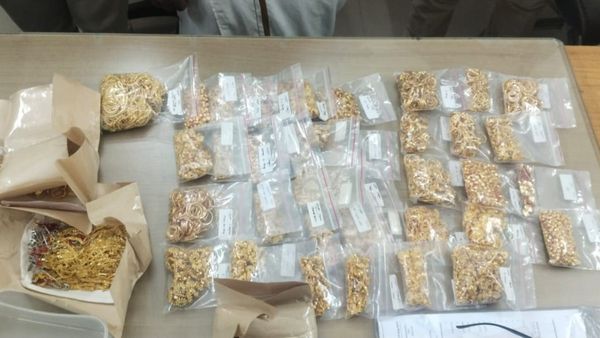 ಒಂದಲ್ಲ..ಎರಡಲ್ಲ ಹಿರಿಯೂರಿನಲ್ಲಿ ಬರೋಬ್ಬರಿ ಐದು ಕೆ.ಜಿ ಚಿನ್ನ ವಶ: ಹೆಚ್ಚಿನ ವಿವರ ಇಲ್ಲಿದೆ